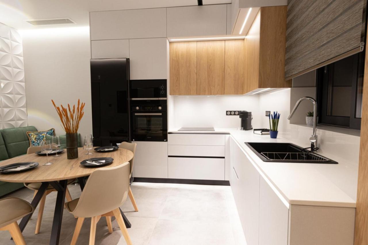 Billmar Luxury Apartment In The Center Of 기티오 외부 사진
