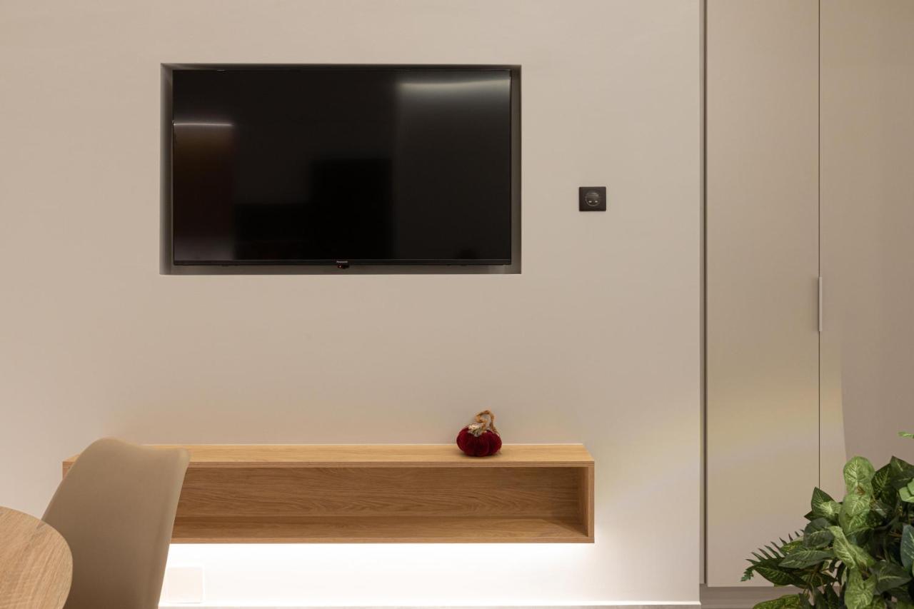 Billmar Luxury Apartment In The Center Of 기티오 외부 사진