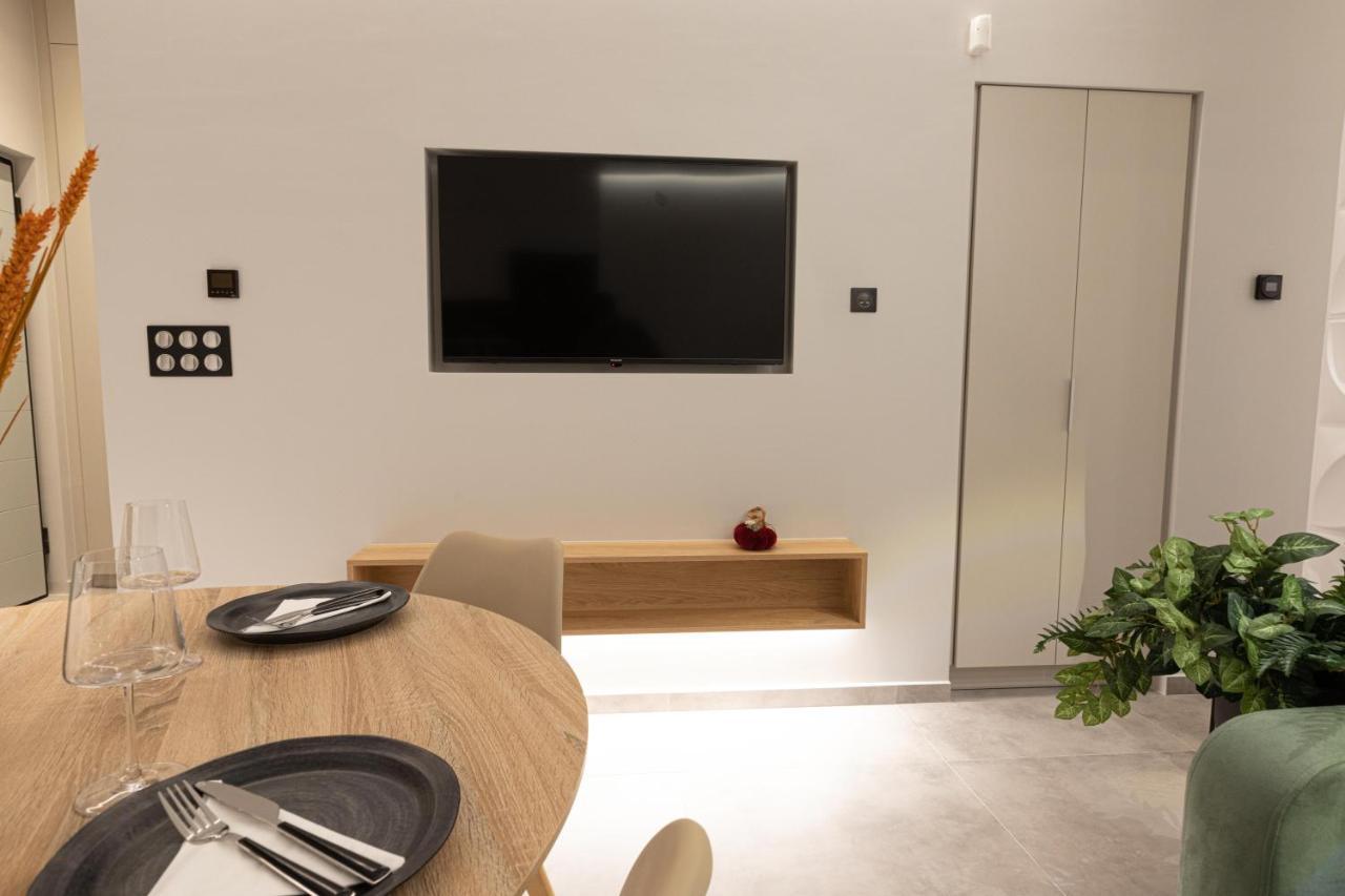 Billmar Luxury Apartment In The Center Of 기티오 외부 사진