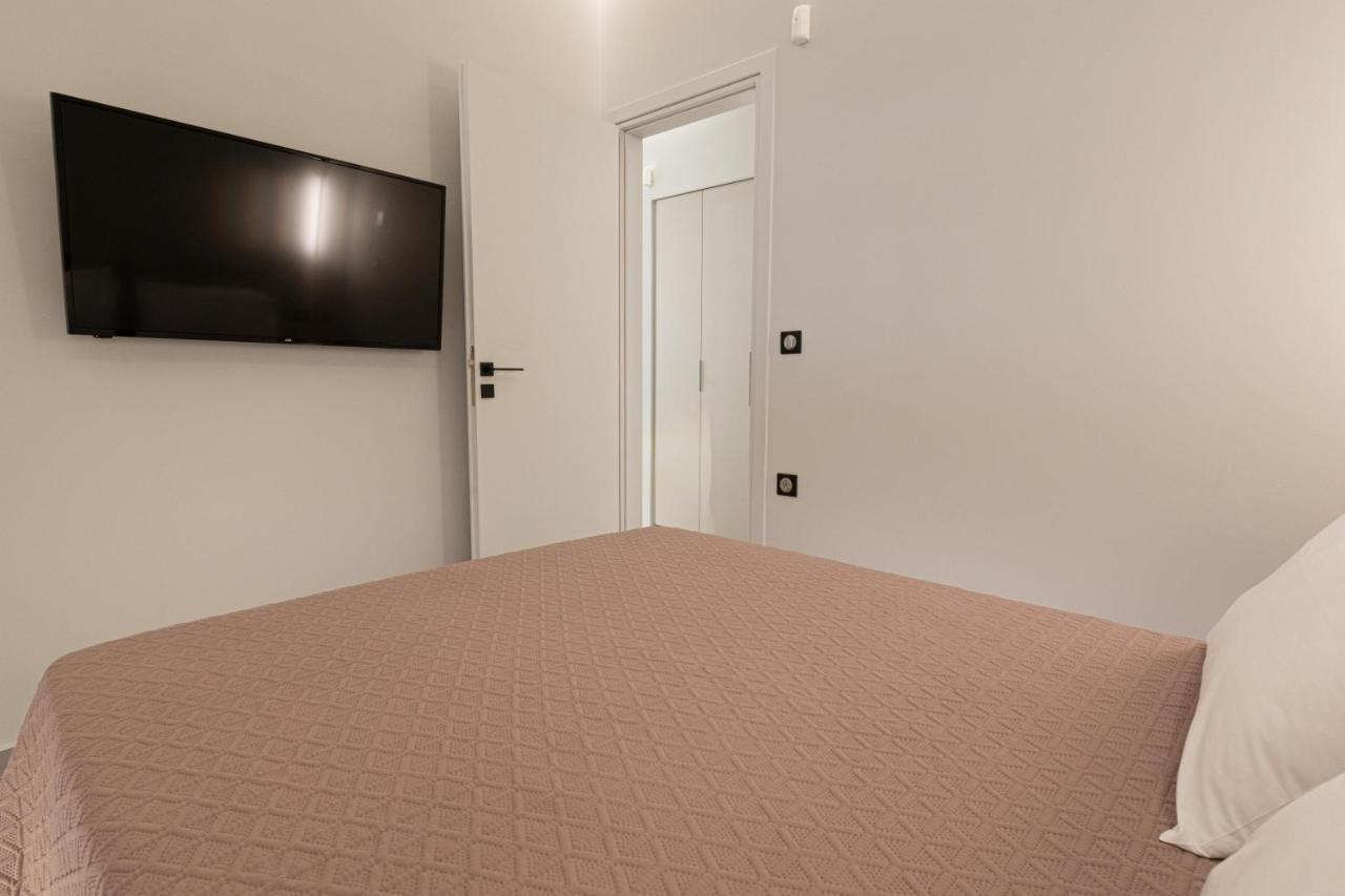 Billmar Luxury Apartment In The Center Of 기티오 외부 사진